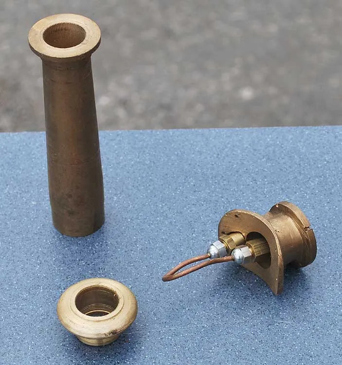 1 inch scale part-built "Minnie"