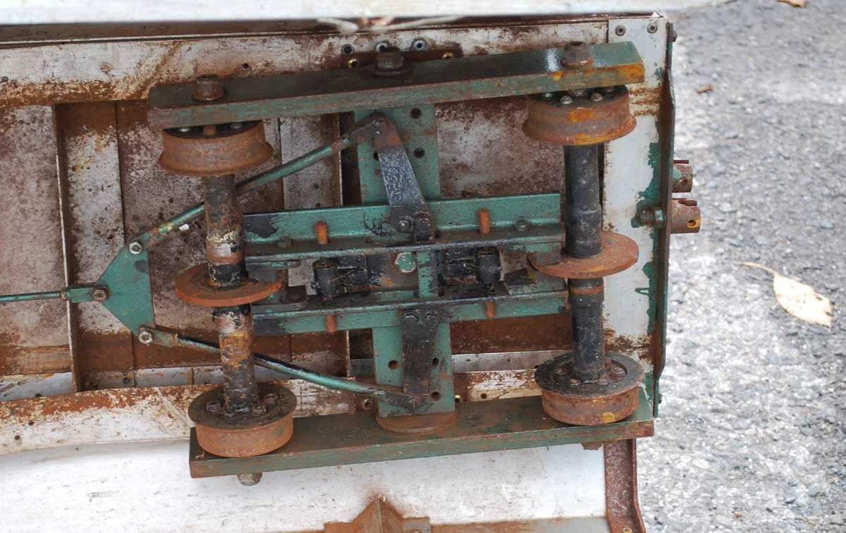 Horrible 7 1/4 inch gauge bogie trolley