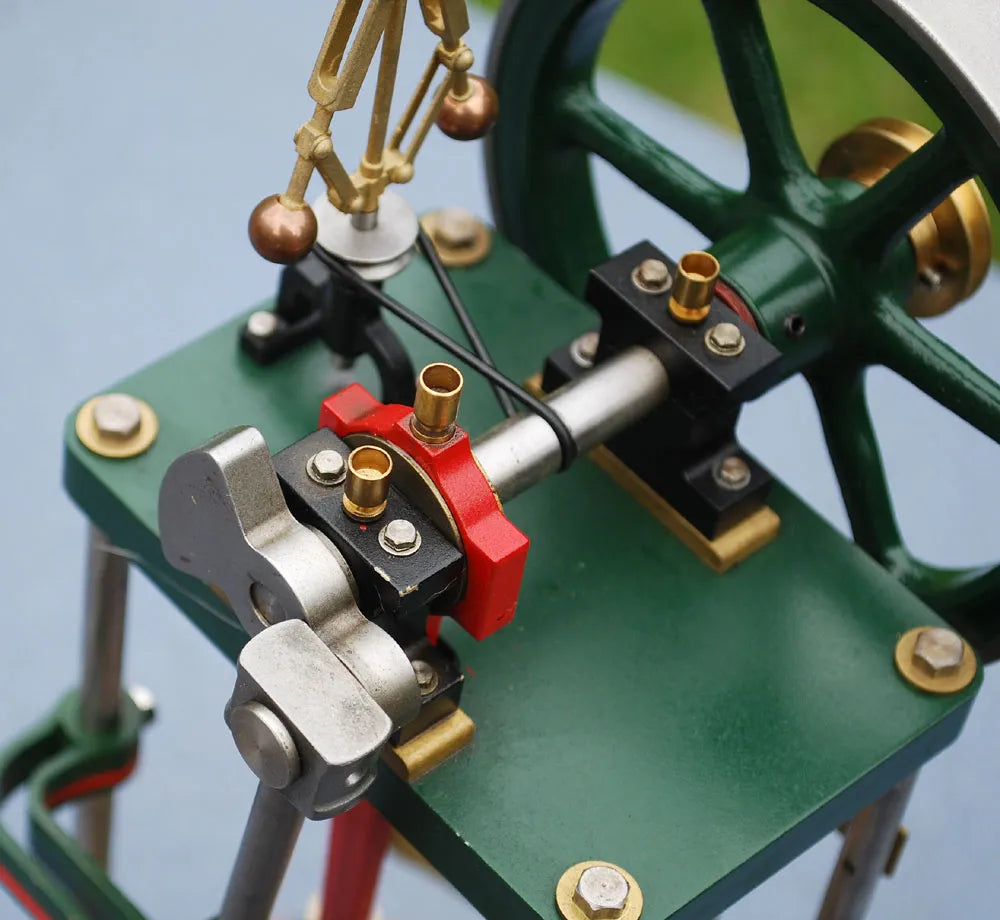 Cotswold "Ariel" vertical engine