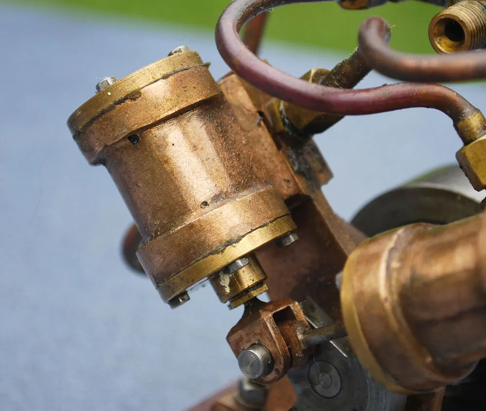 Blackgates V-twin oscillating engine with reversing gear