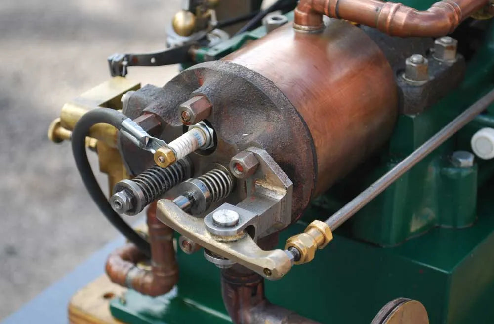 R&b Gold Engine RB gas engine - Station Road Steam