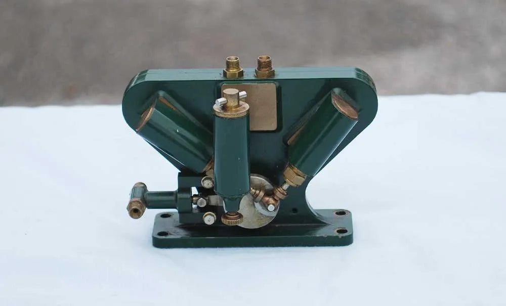 Maxwell Hemmens V-twin oscillating engine