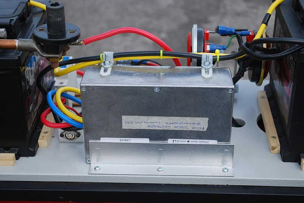 5 inch gauge battery-electric shunter with driving truck