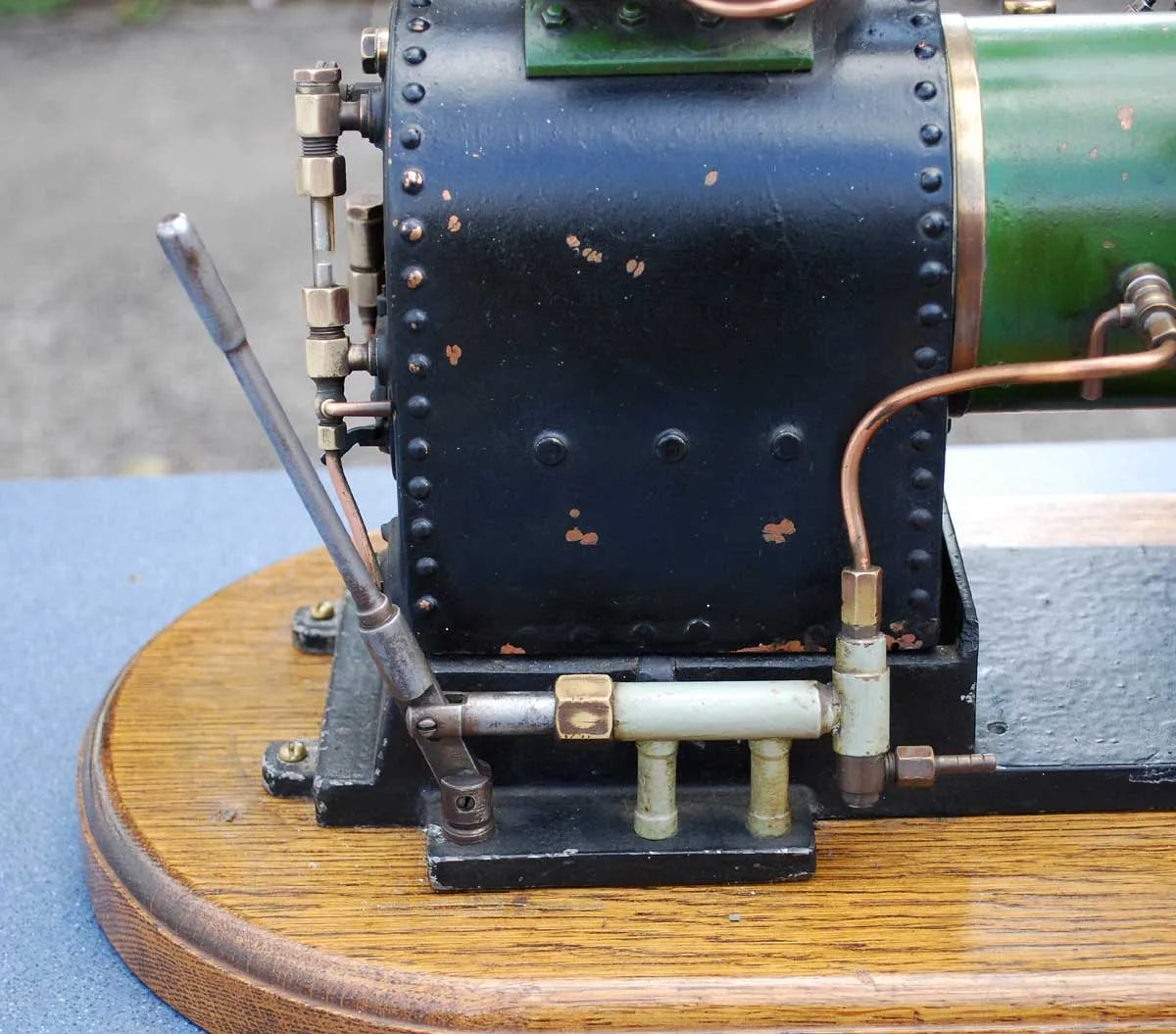 Semi portable engine