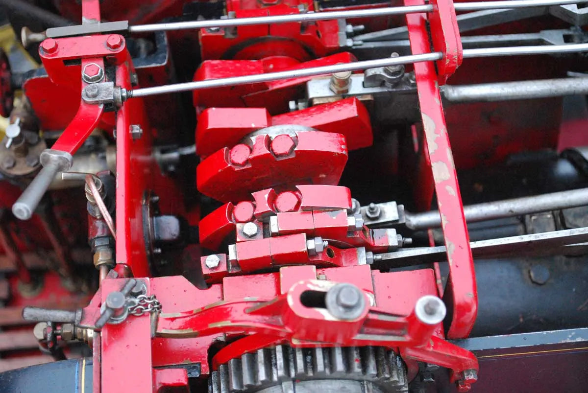 2 inch scale Burrell DCC Showmans engine