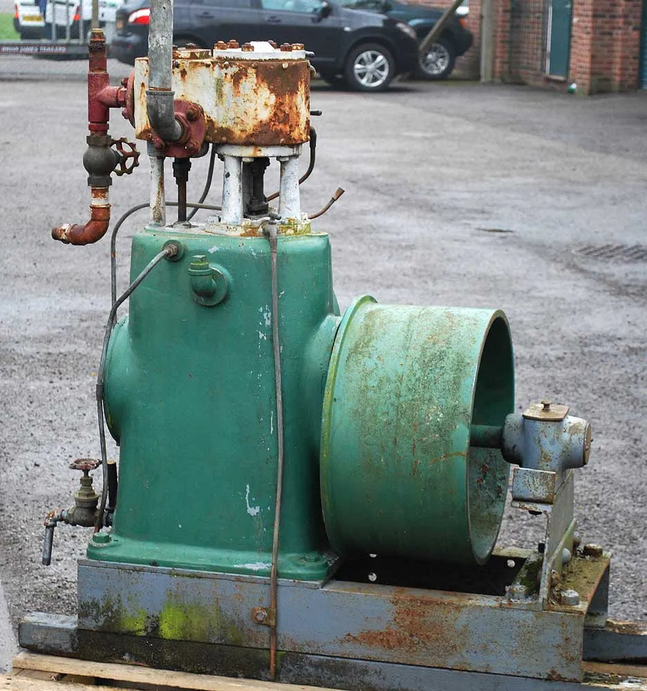 Sissons stationary engine