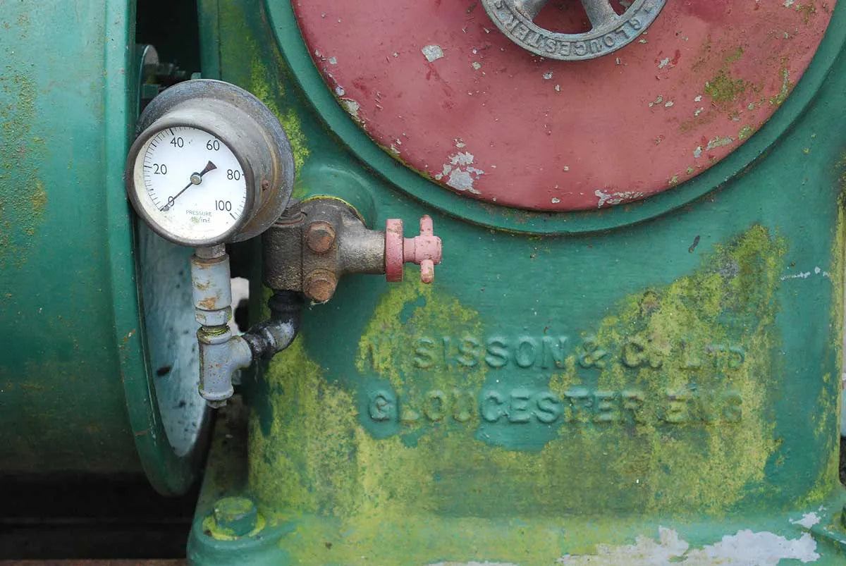 Sissons stationary engine