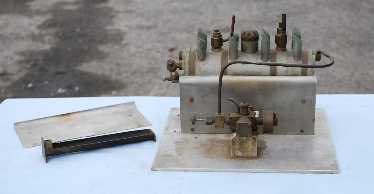 V-twin engine with vertical tube boiler