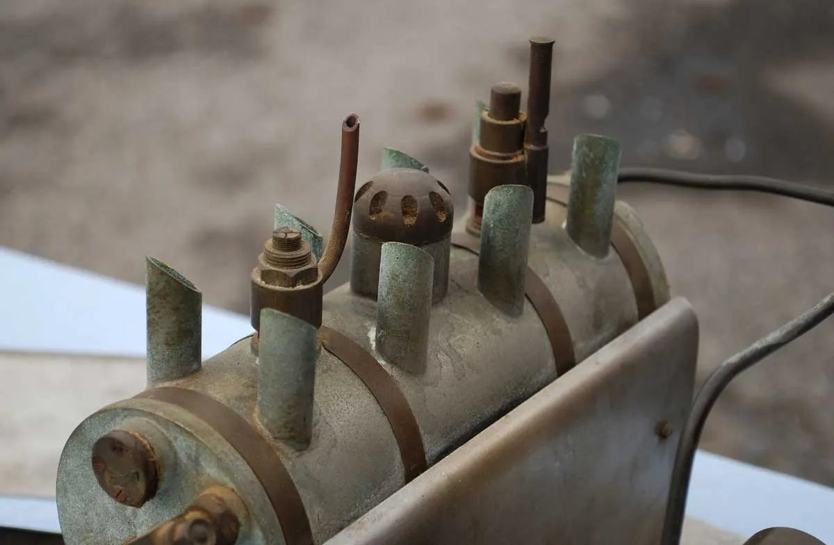 V-twin engine with vertical tube boiler