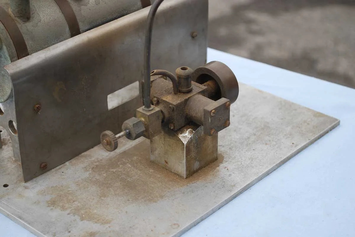 V-twin engine with vertical tube boiler