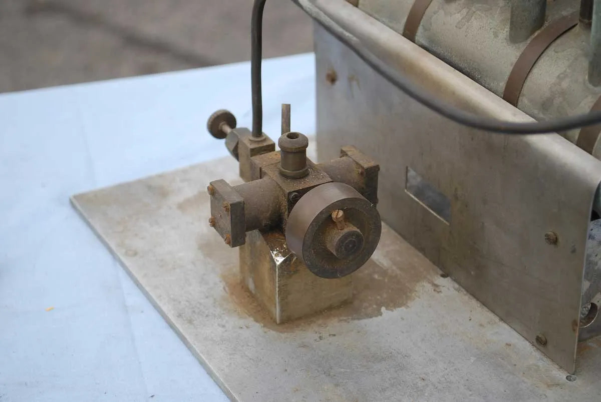 V-twin engine with vertical tube boiler