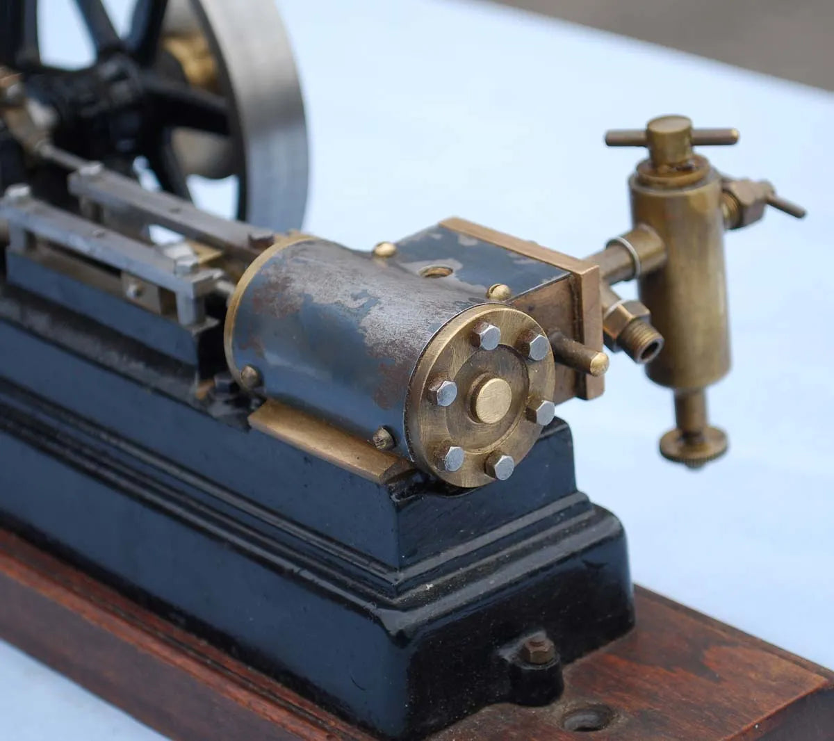 Stuart S50 engine with dynamo