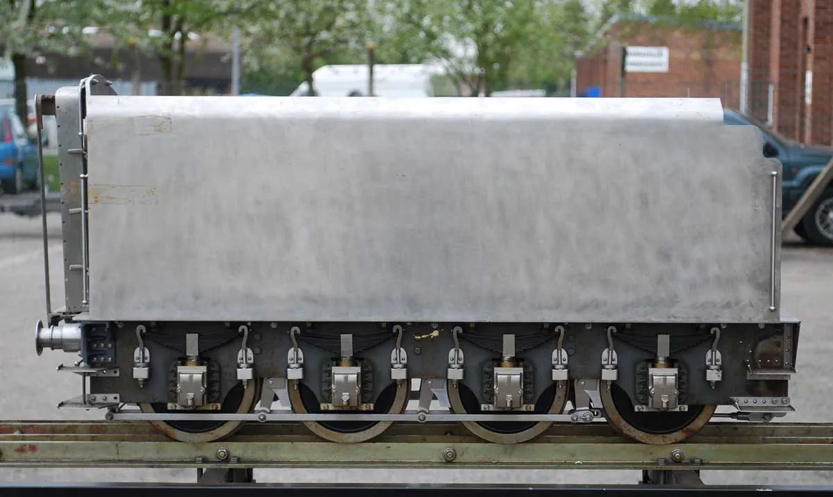 7 1/4 inch gauge LNER 8-wheel tender