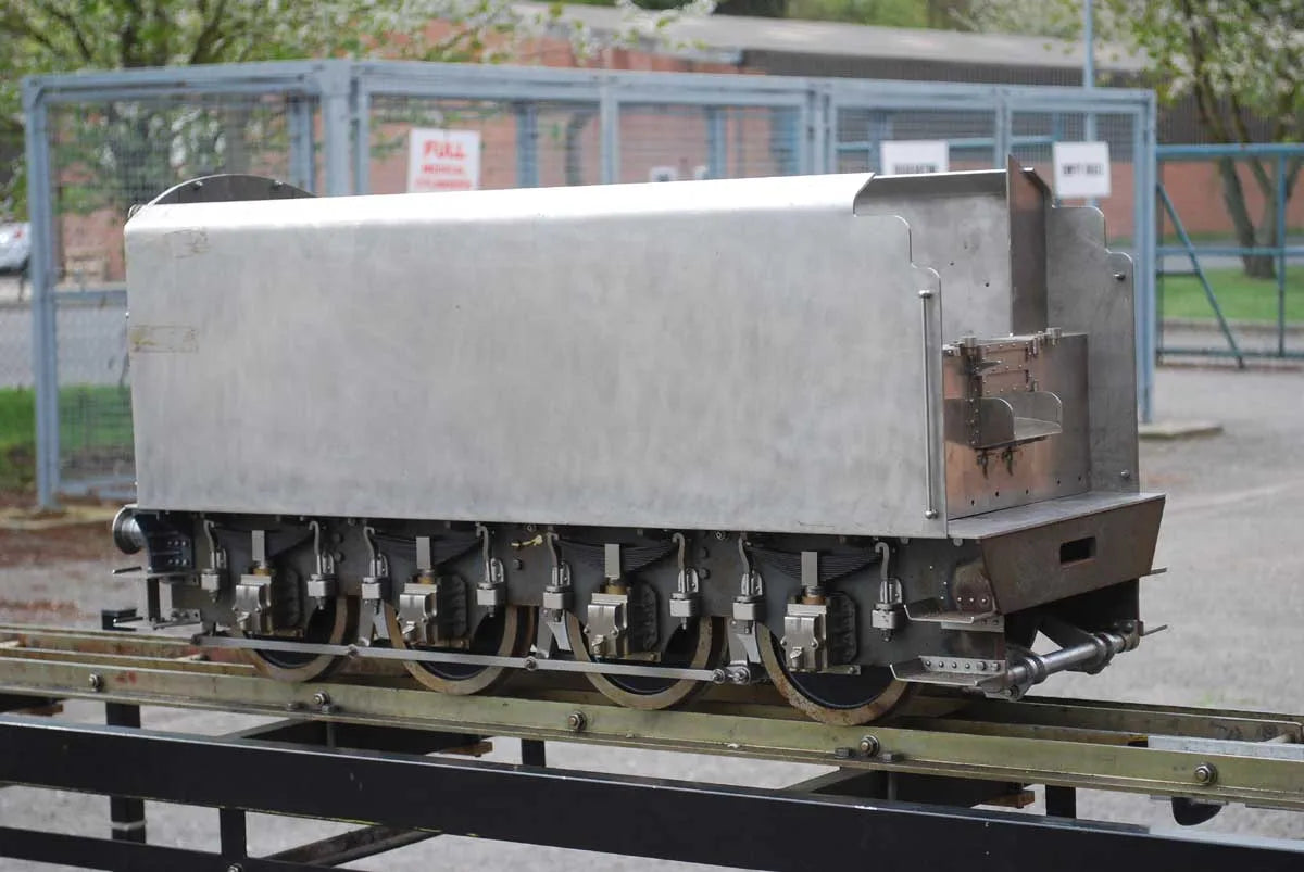 7 1/4 inch gauge LNER 8-wheel tender