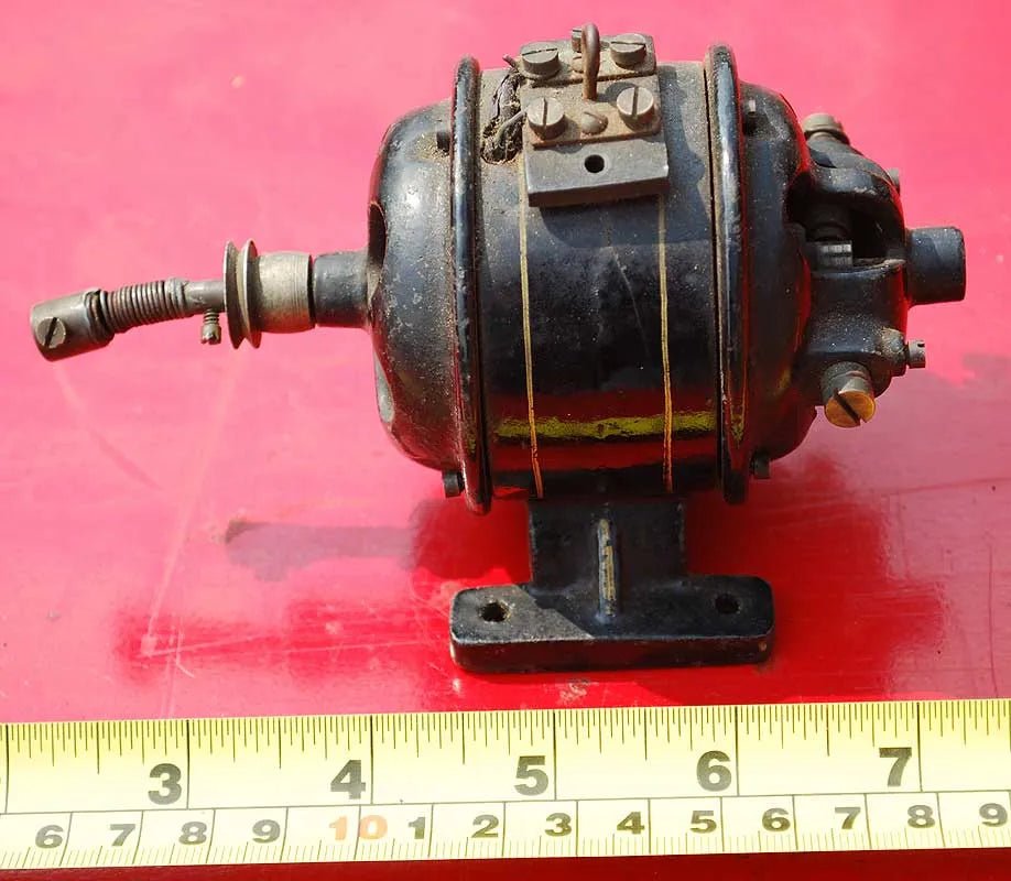 Small dynamo (lined casing)