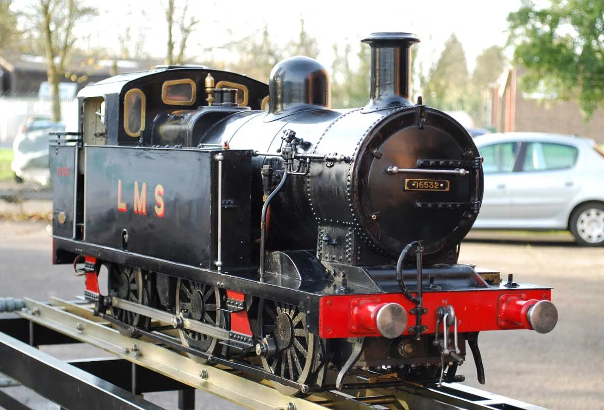 7 1/4 inch gauge LMS "Jinty" with driving truck