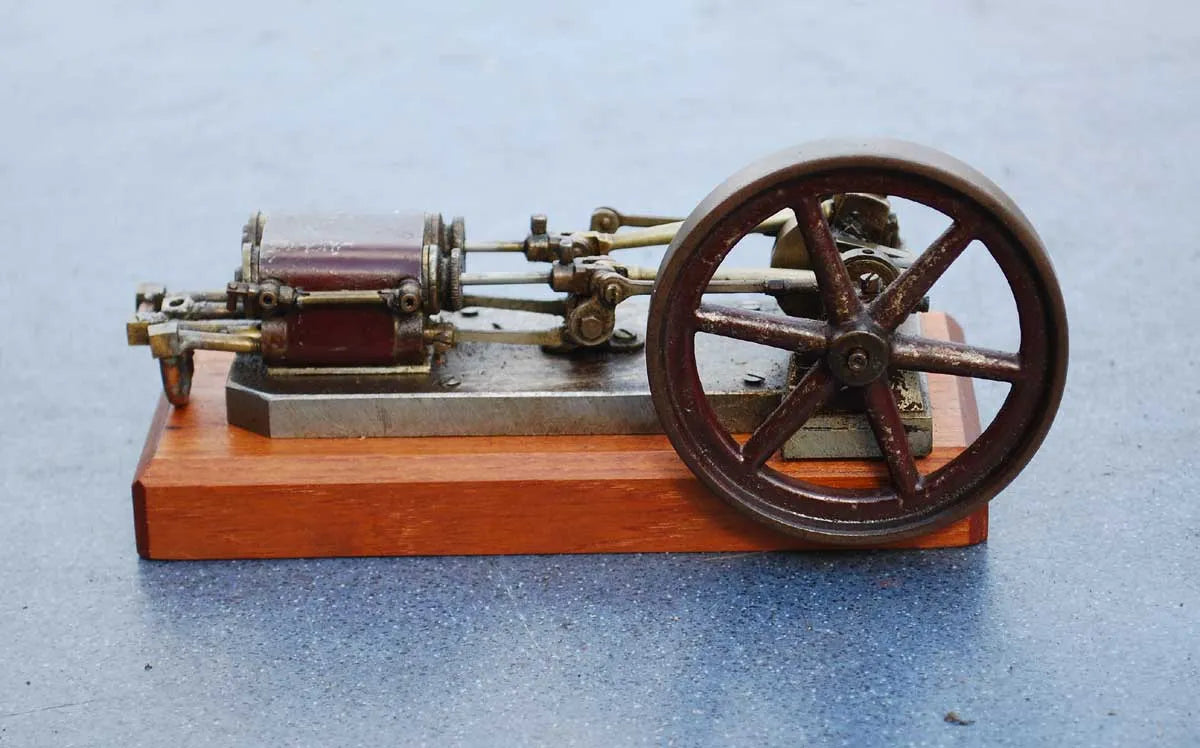 Small twin cylinder stationary engine