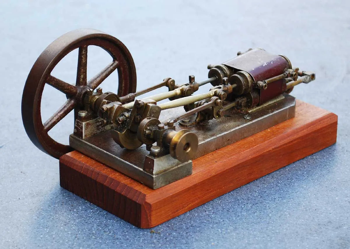 Small twin cylinder stationary engine