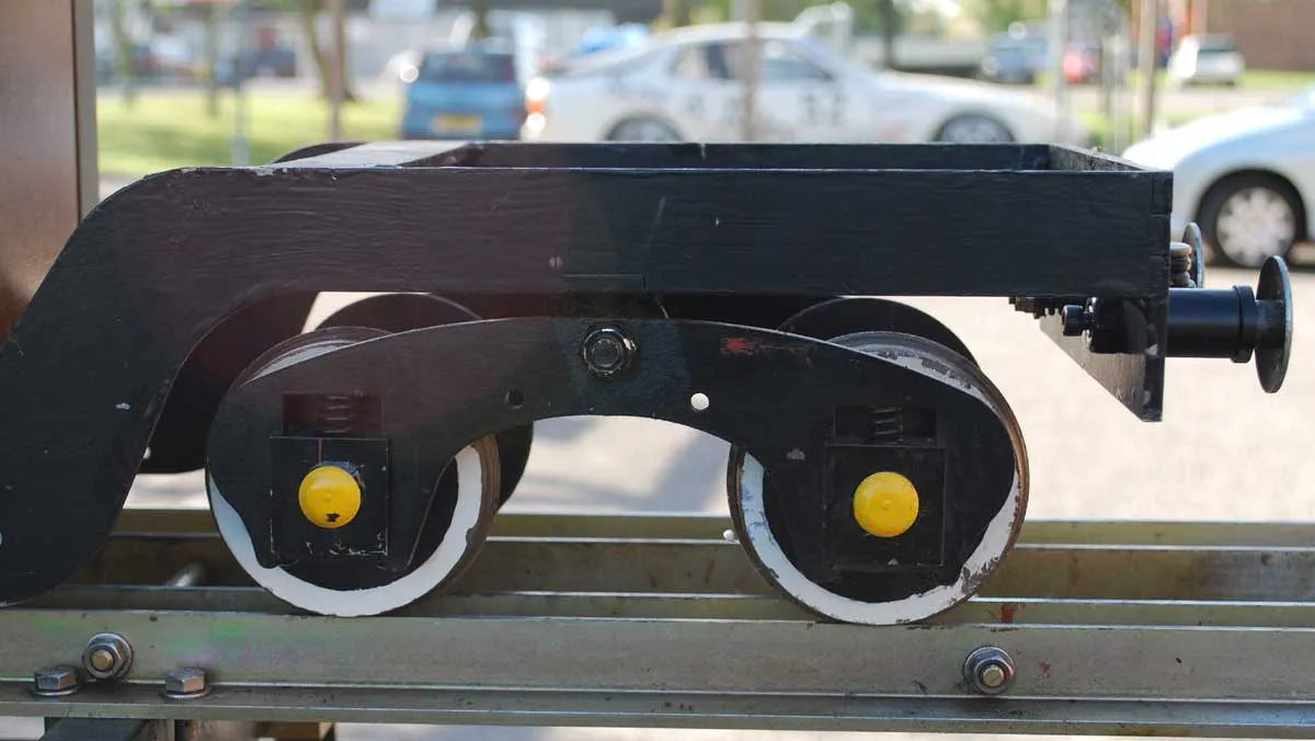 Ground level bogie driving truck