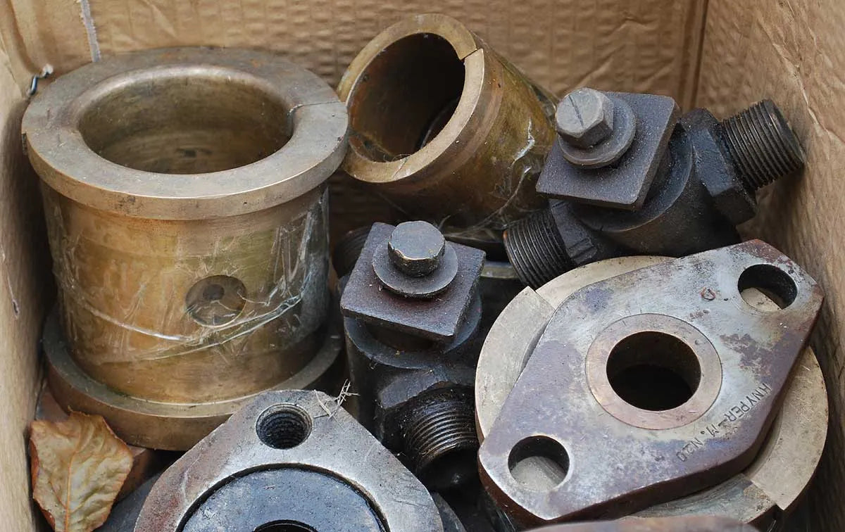 6 x 8 vertical twin cylinder piston valve engine