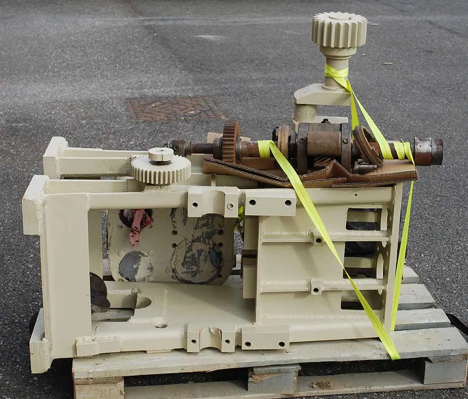 6 x 8 vertical twin cylinder piston valve engine