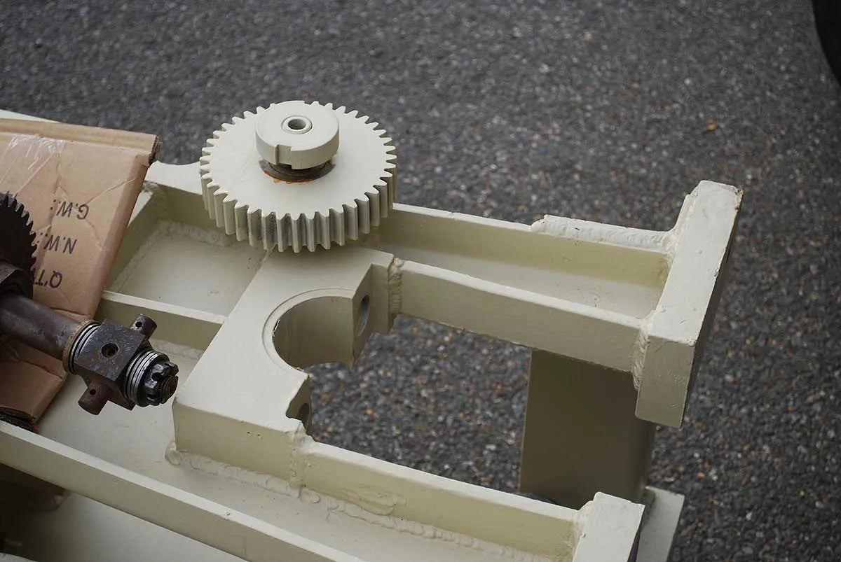 6 x 8 vertical twin cylinder piston valve engine