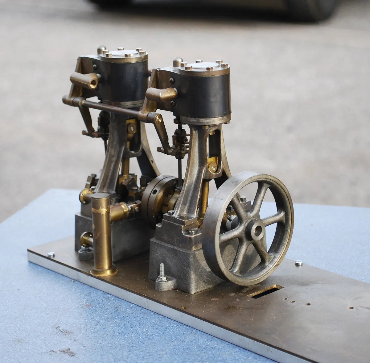 Pair Stuart 10V coupled engines