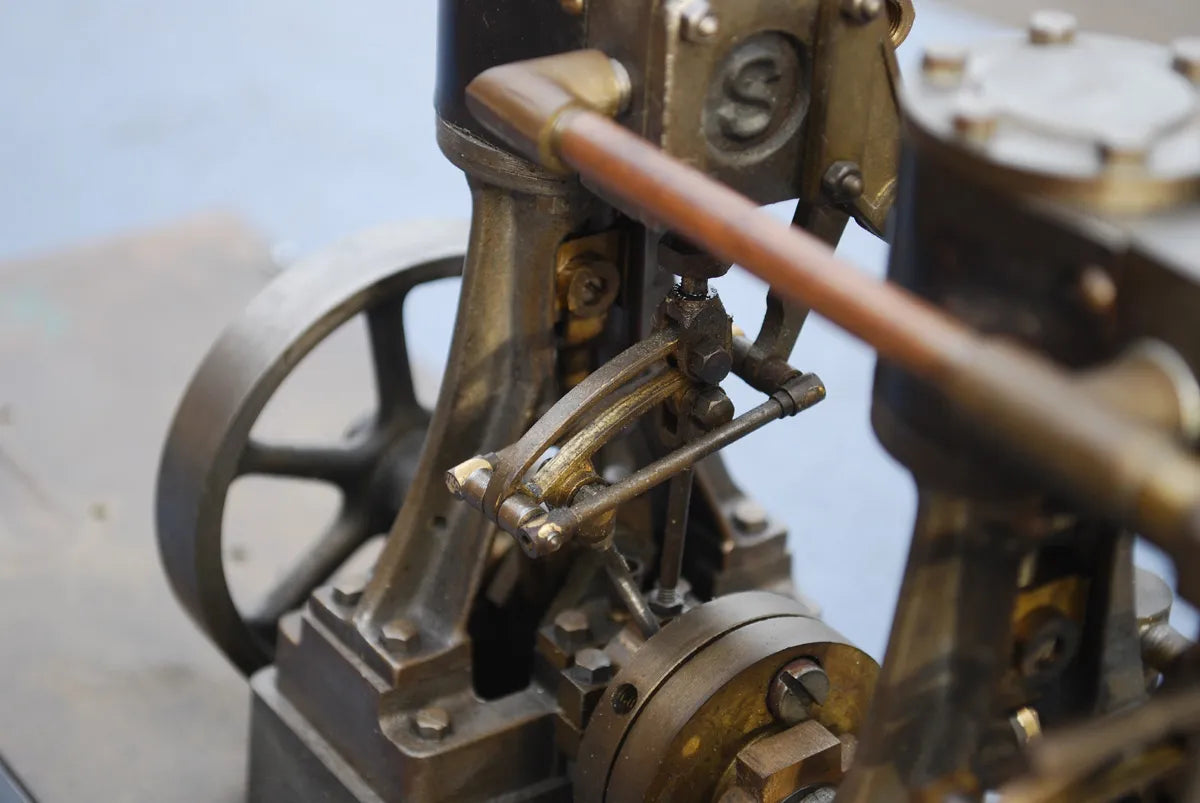Pair Stuart 10V coupled engines