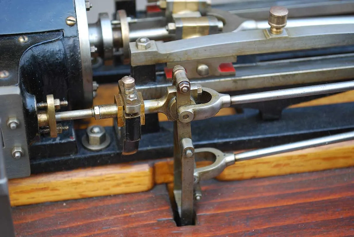 Large twin cylinder mill engine