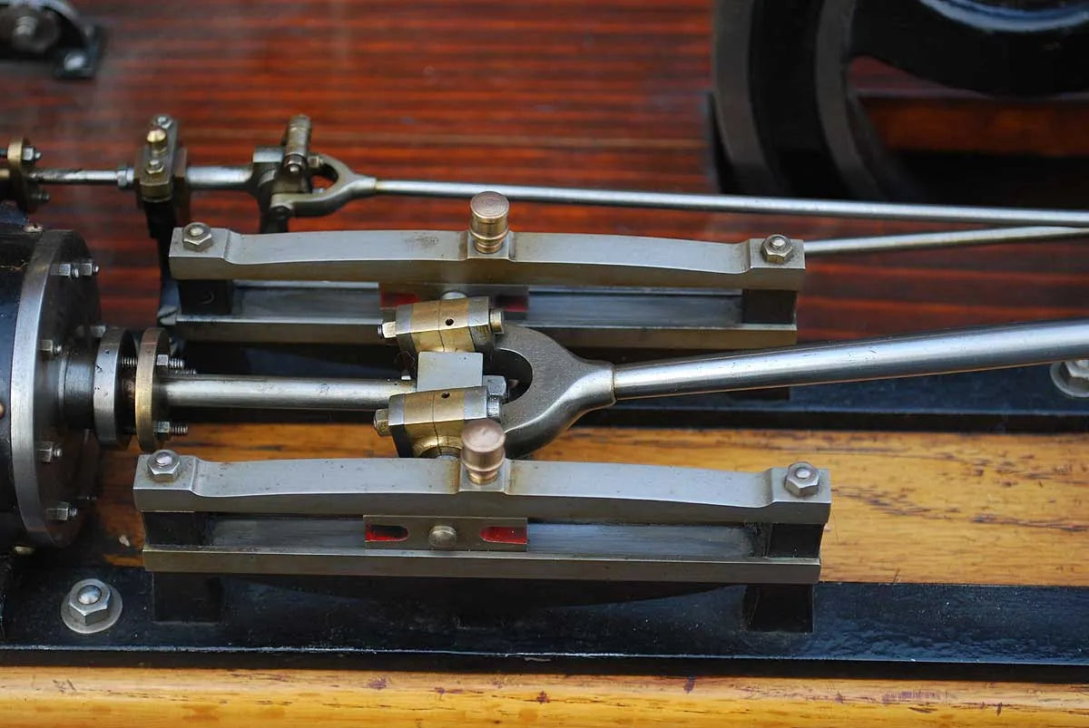Large twin cylinder mill engine