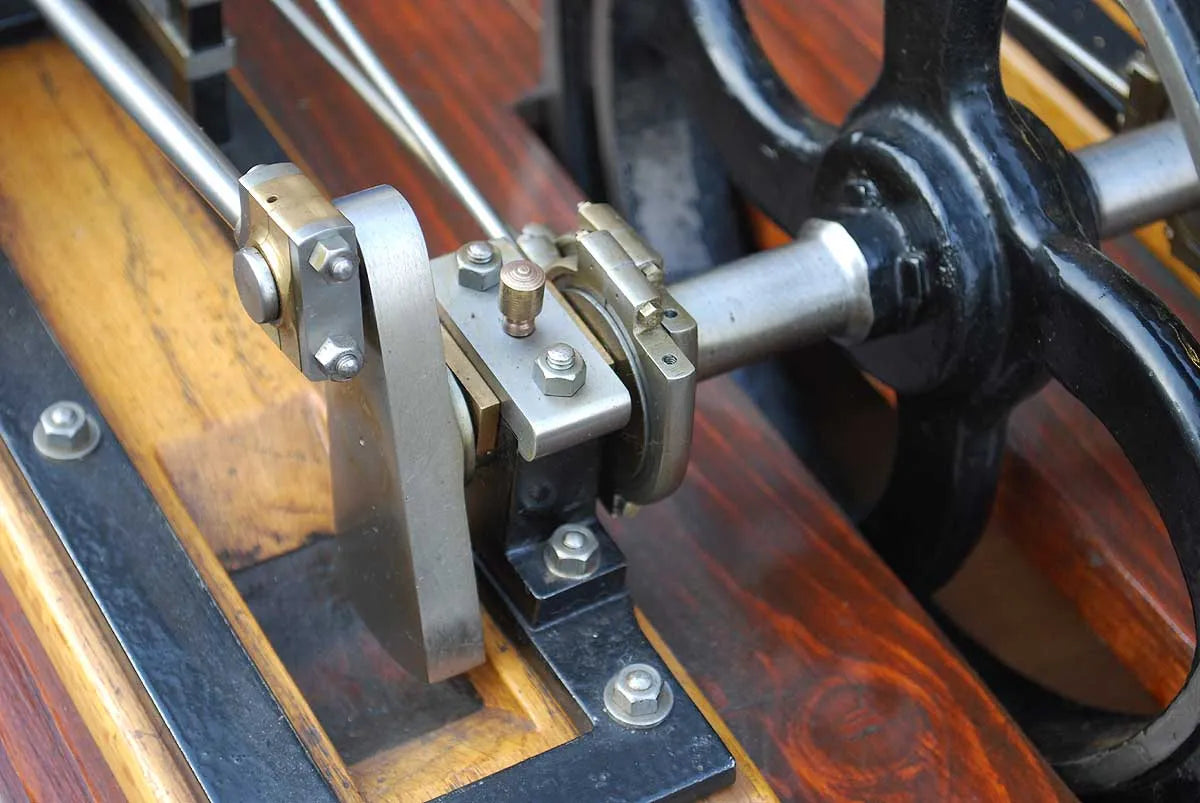 Large twin cylinder mill engine
