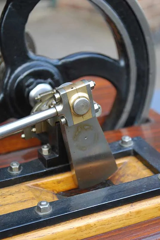 Large twin cylinder mill engine