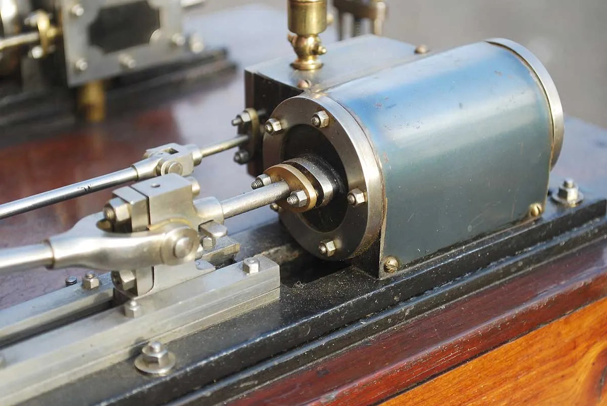 Twin cylinder mill engine
