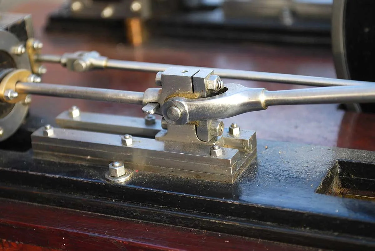 Twin cylinder mill engine