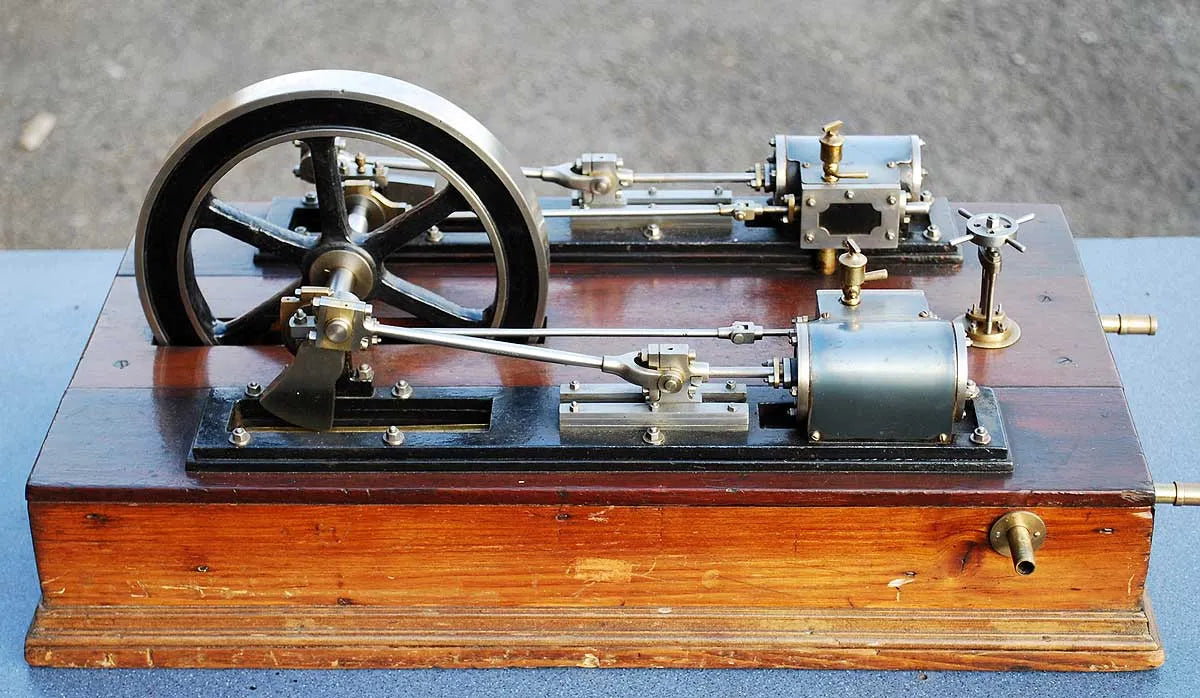 Twin cylinder mill engine