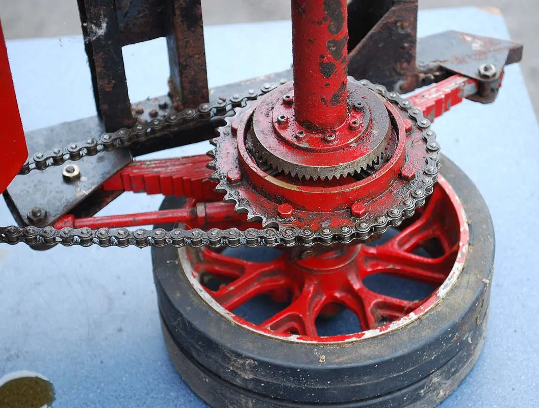 2 inch scale Clayton steam wagon for restoration
