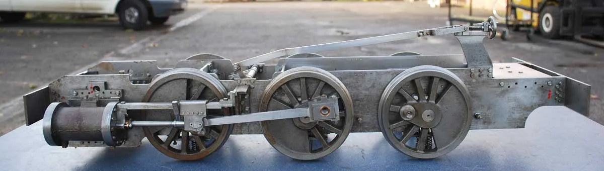 5 inch gauge chassis with unusual valve drive