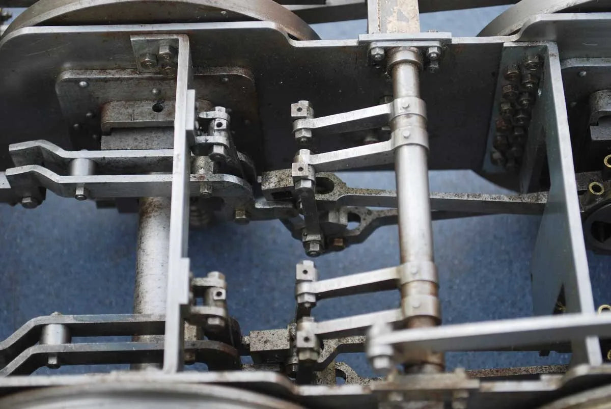 5 inch gauge chassis with unusual valve drive