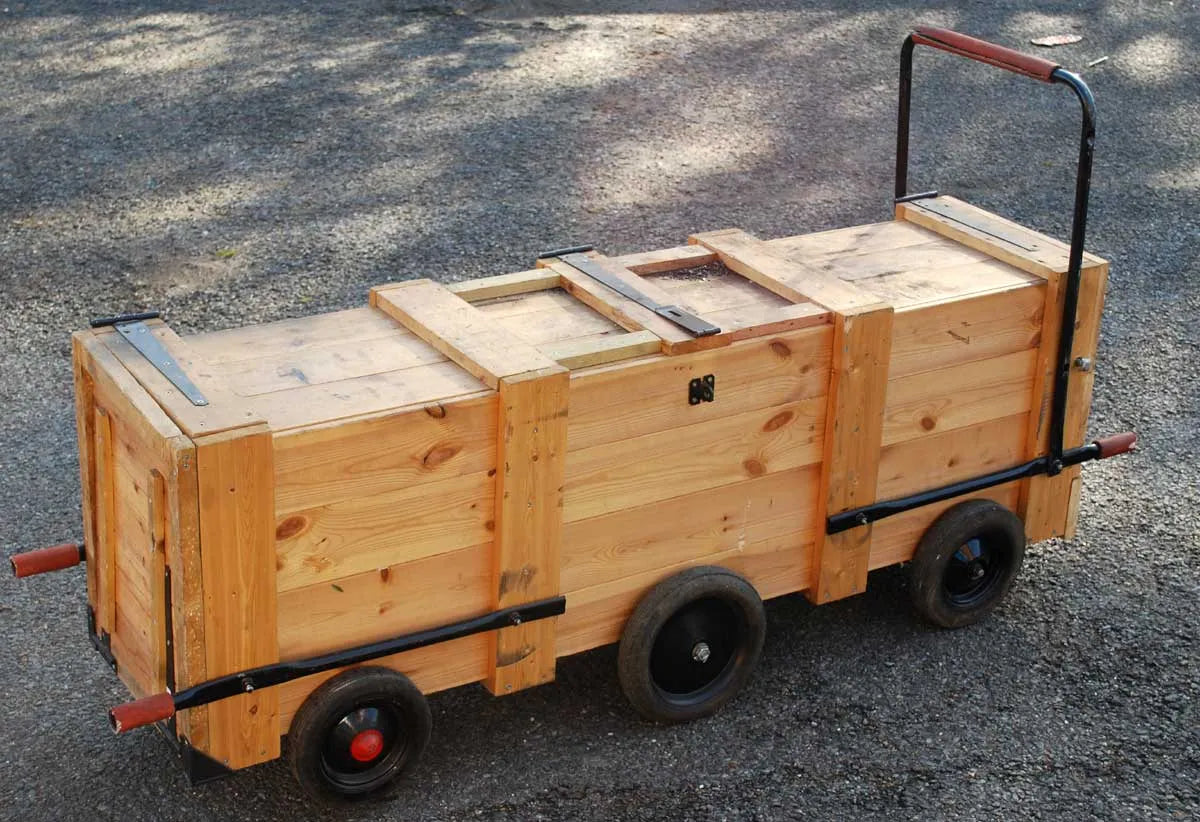 Wooden locomotive cradle