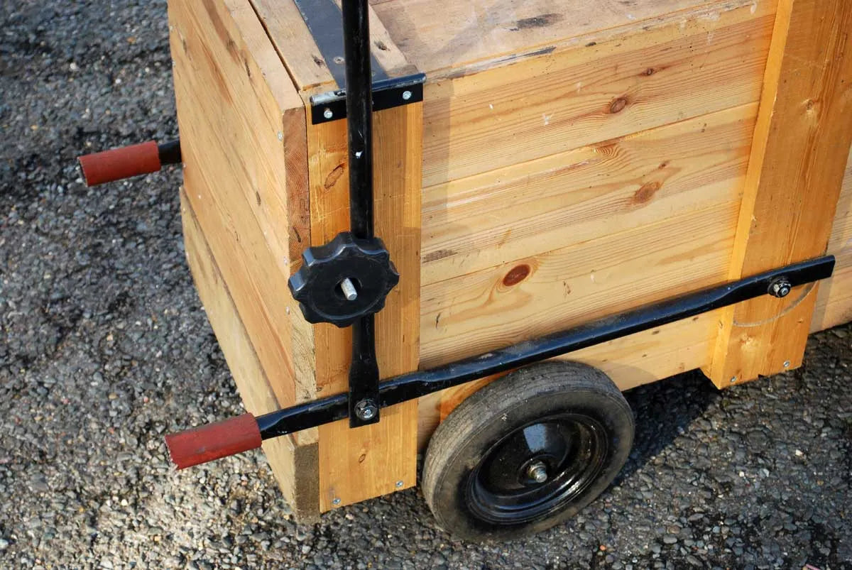 Wooden locomotive cradle