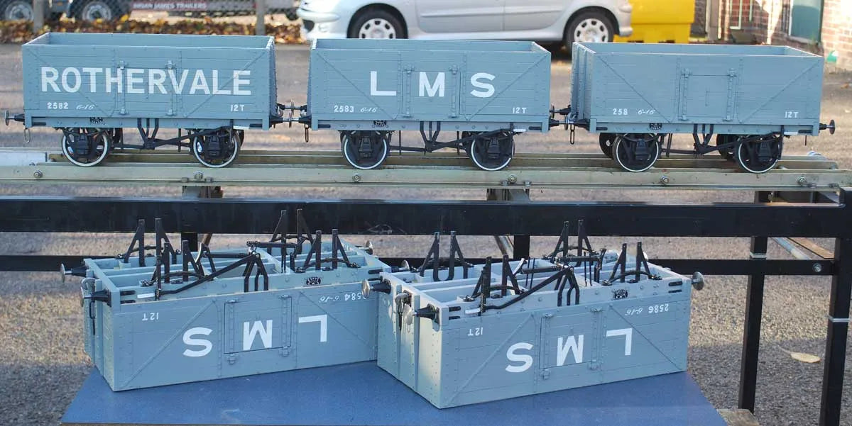 5 plank wagons