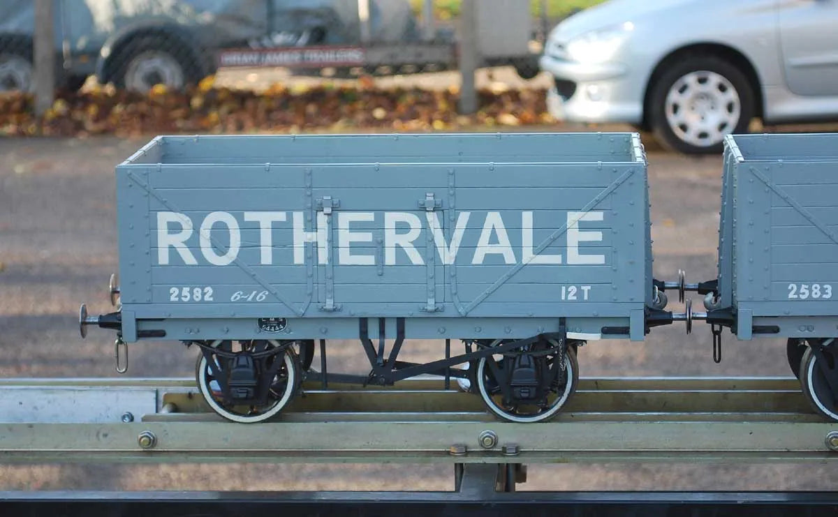 5 plank wagons