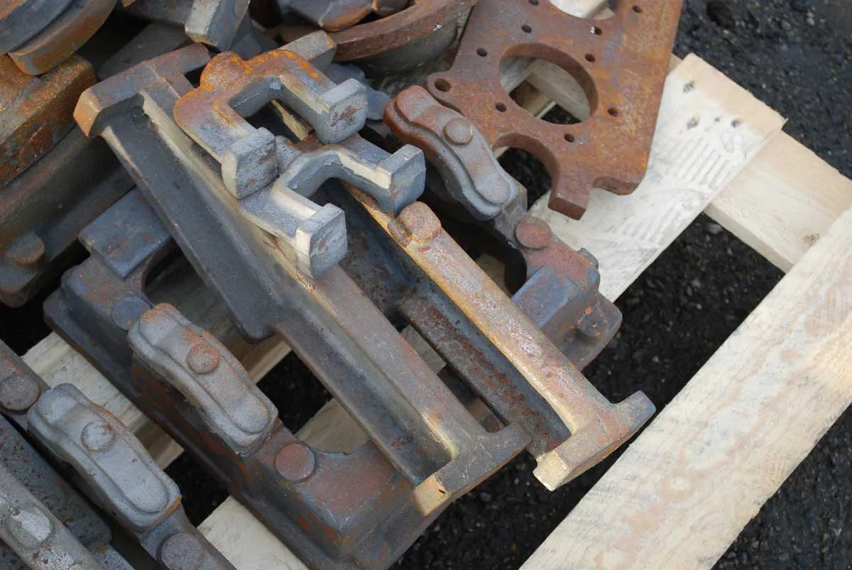 Quantity large vertical twin castings