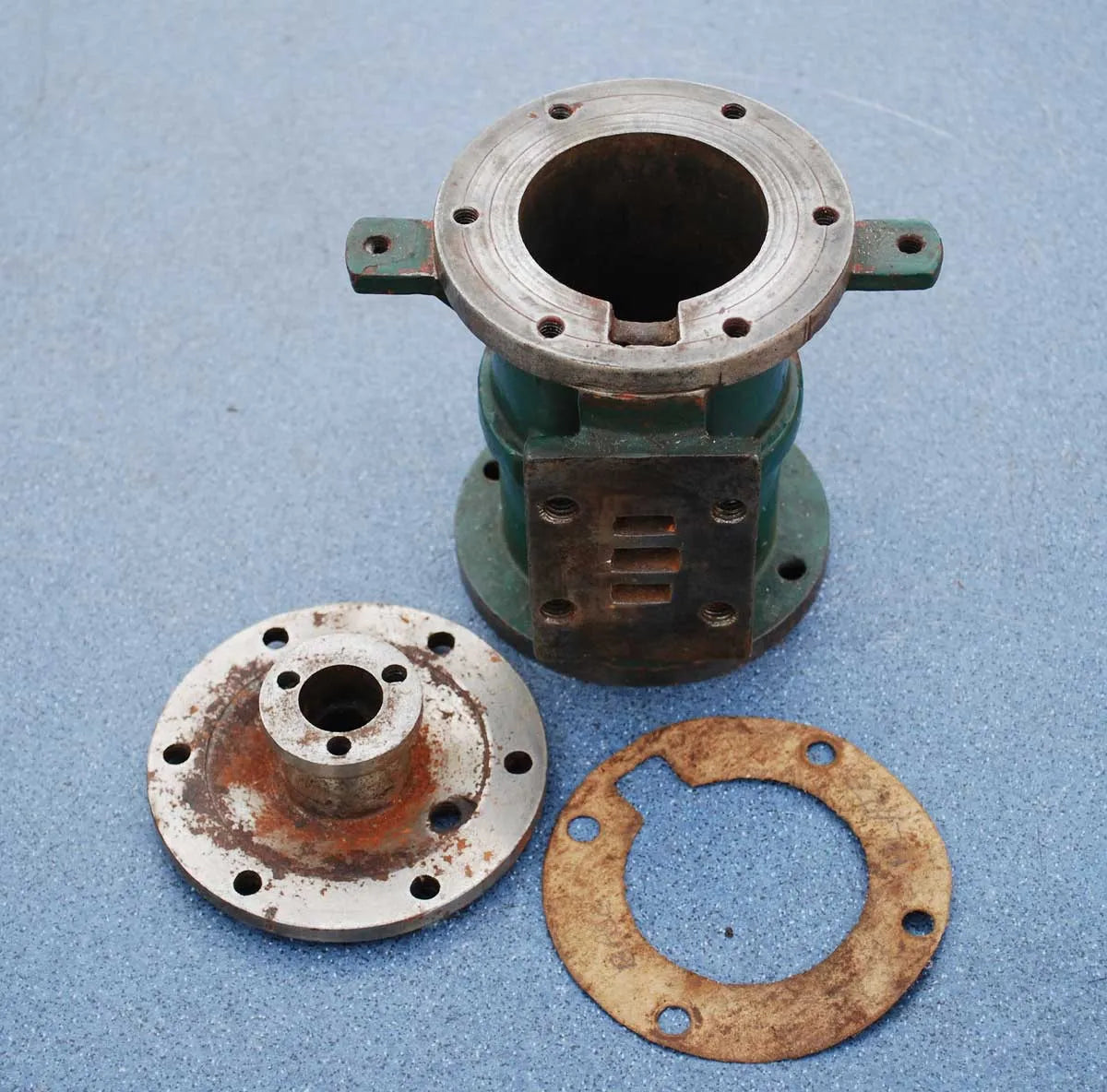 Parts for large inverted vertical engine