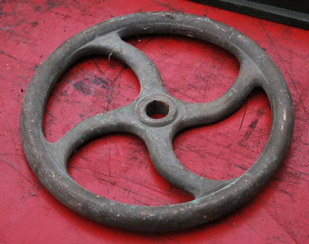 Old dismantled horizontal engine