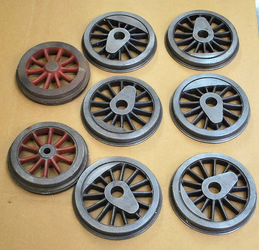 Six machined driving wheels + 2