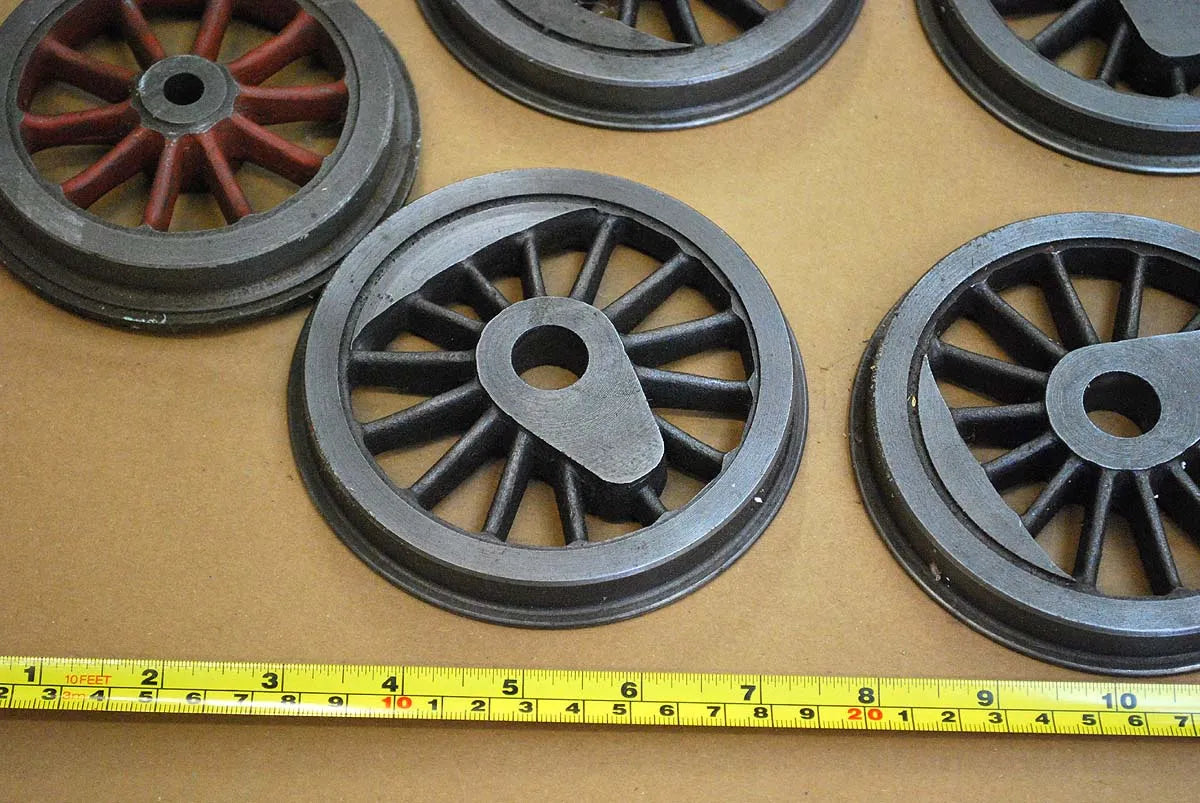 Six machined driving wheels + 2