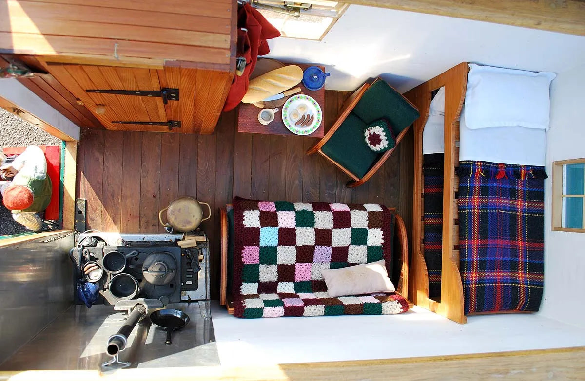 3 inch scale living van