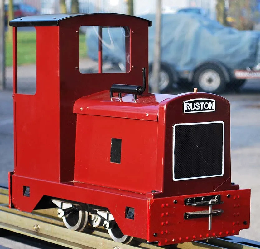 5 inch gauge Maxitrak Ruston battery shunter