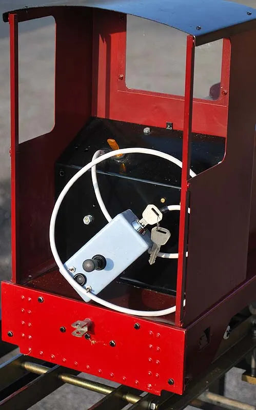 5 inch gauge Maxitrak Ruston battery shunter